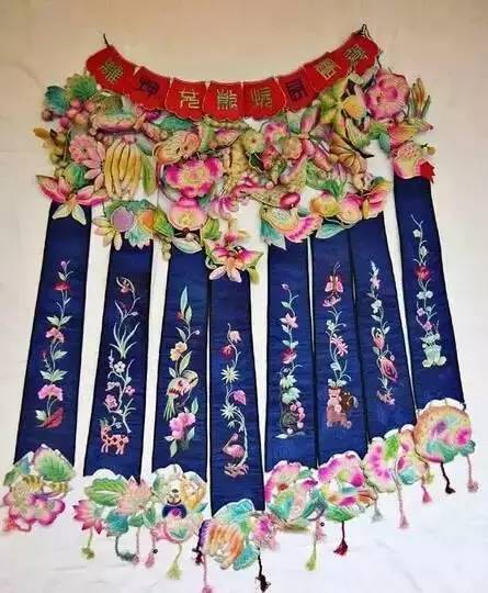 服饰 | 大美云肩,中国服饰的经典 云肩 服饰 中国 经典 上方 中国舞台美术学会 右上 星标 本文 国际 崇真艺客