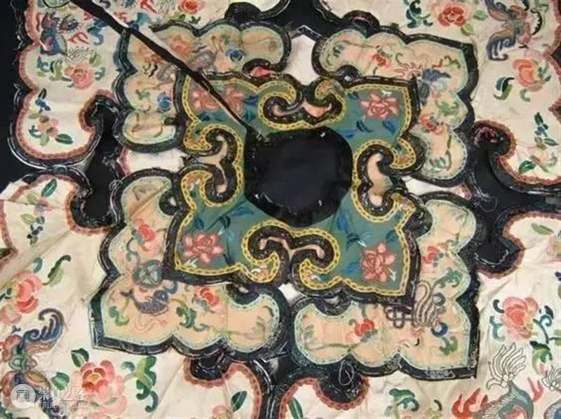 服饰 | 大美云肩,中国服饰的经典 云肩 服饰 中国 经典 上方 中国舞台美术学会 右上 星标 本文 国际 崇真艺客