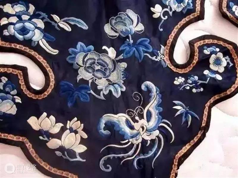 服饰 | 大美云肩,中国服饰的经典 云肩 服饰 中国 经典 上方 中国舞台美术学会 右上 星标 本文 国际 崇真艺客