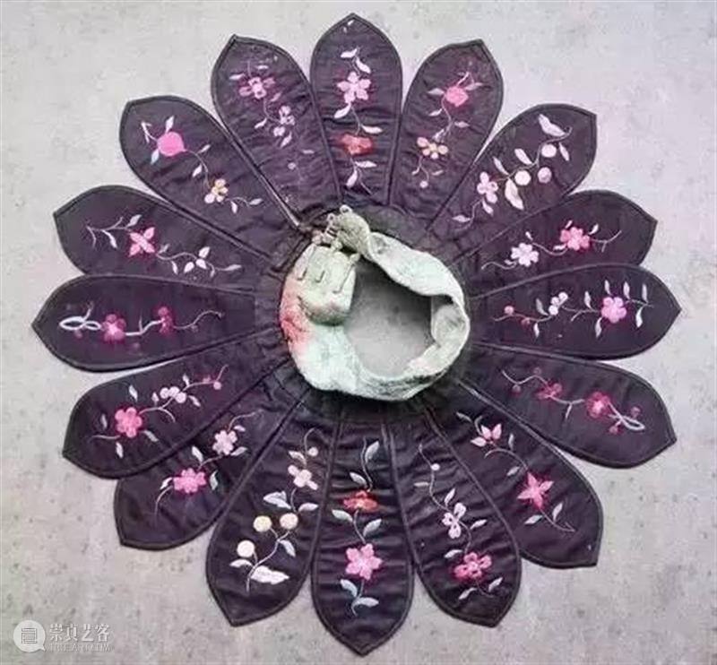 服饰 | 大美云肩,中国服饰的经典 云肩 服饰 中国 经典 上方 中国舞台美术学会 右上 星标 本文 国际 崇真艺客