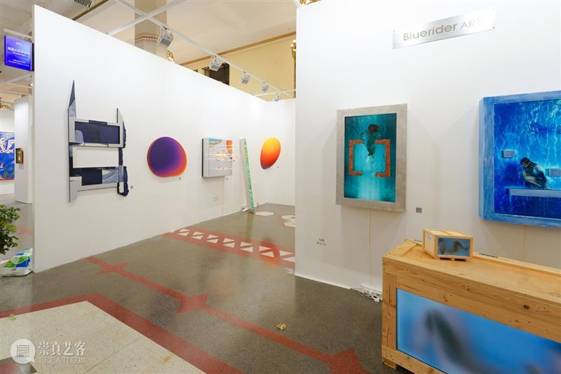 BlueriderDaily 艺博现埸 ART021 E11 倒数两天热度持续 艺博 热度 展位 贵宾 朋友们 上海 廿一 艺术 博览会 原力 崇真艺客