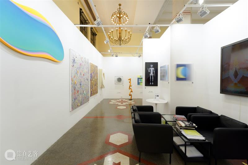 BlueriderDaily 艺博现埸 ART021 E11 倒数两天热度持续 艺博 热度 展位 贵宾 朋友们 上海 廿一 艺术 博览会 原力 崇真艺客