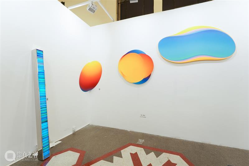 BlueriderDaily 艺博现埸 ART021 E11 倒数两天热度持续 艺博 热度 展位 贵宾 朋友们 上海 廿一 艺术 博览会 原力 崇真艺客