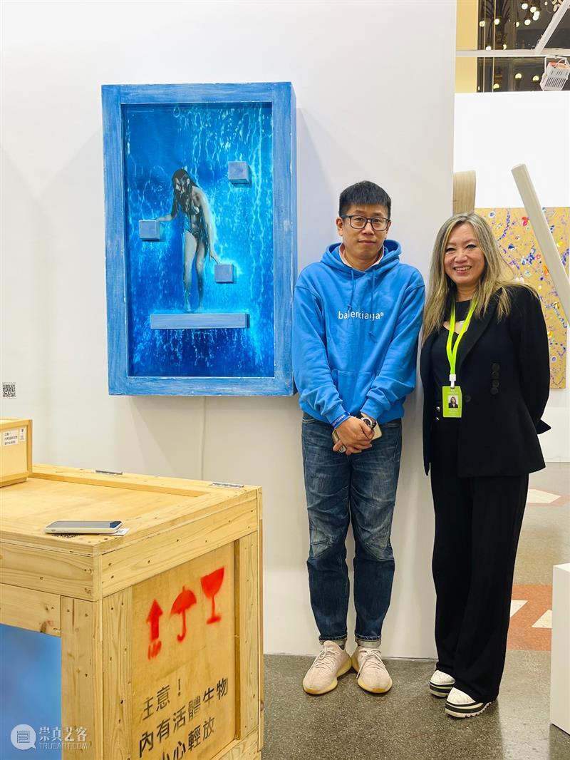 BlueriderDaily 艺博现埸 ART021 E11 倒数两天热度持续 艺博 热度 展位 贵宾 朋友们 上海 廿一 艺术 博览会 原力 崇真艺客