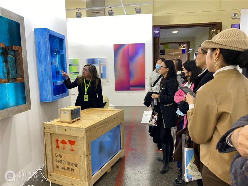BlueriderDaily 艺博现埸 ART021 E11 倒数两天热度持续 艺博 热度 展位 贵宾 朋友们 上海 廿一 艺术 博览会 原力 崇真艺客