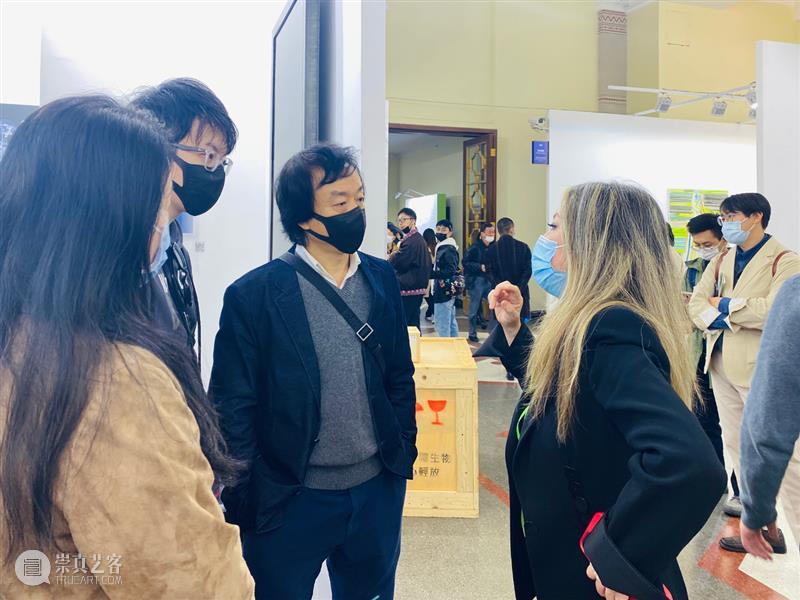 BlueriderDaily 艺博现埸 ART021 E11 倒数两天热度持续 艺博 热度 展位 贵宾 朋友们 上海 廿一 艺术 博览会 原力 崇真艺客