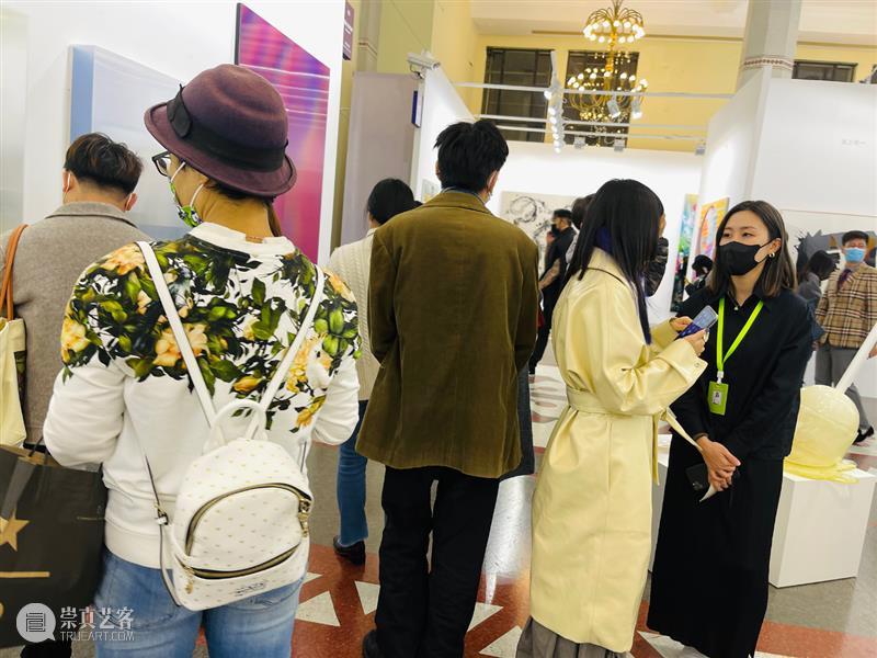 BlueriderDaily 艺博现埸 ART021 E11 倒数两天热度持续 艺博 热度 展位 贵宾 朋友们 上海 廿一 艺术 博览会 原力 崇真艺客