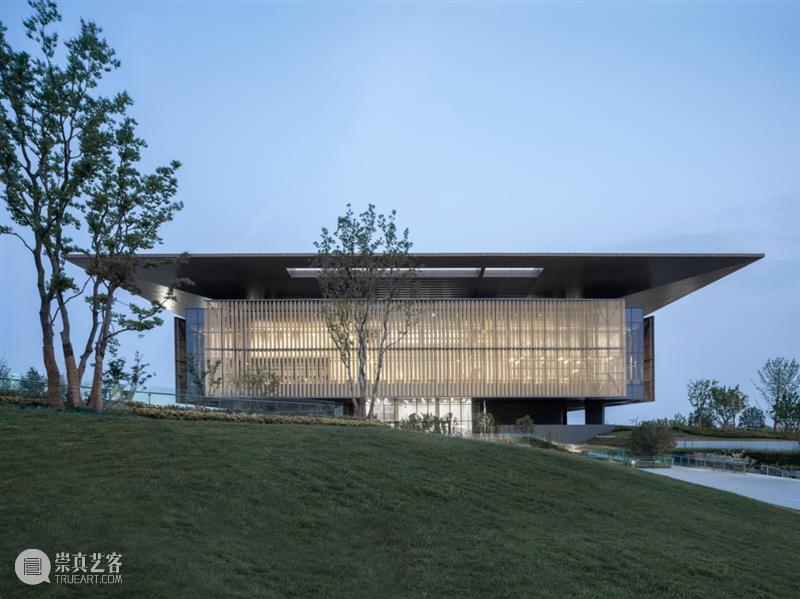 文化中心的建筑之美——“中国馆之父”何镜堂院士｜济宁市图书馆 中国馆 何镜堂 院士 文化 建筑 济宁市图书馆 中心 辈子 一边 如今 崇真艺客