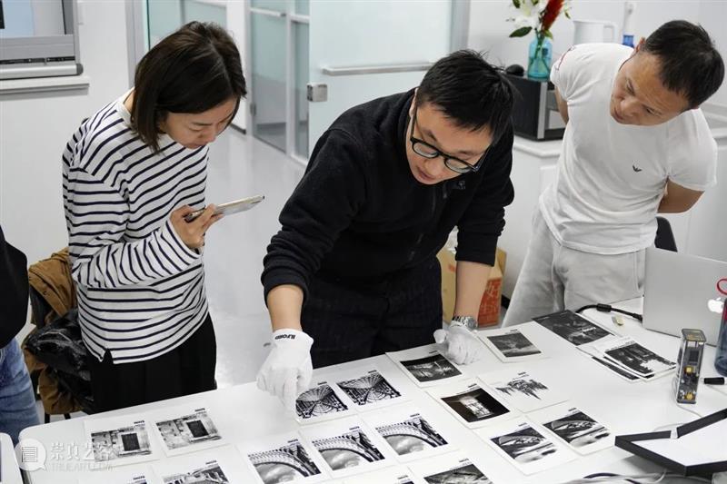 【现场】从安塞尔·亚当斯的作品聊起，体验大画幅黑白银盐照片的拍摄、冲洗…… 画幅 安塞尔·亚当斯 照片 银盐 作品 现场 三影堂 计划 ILFORD 高强度 崇真艺客
