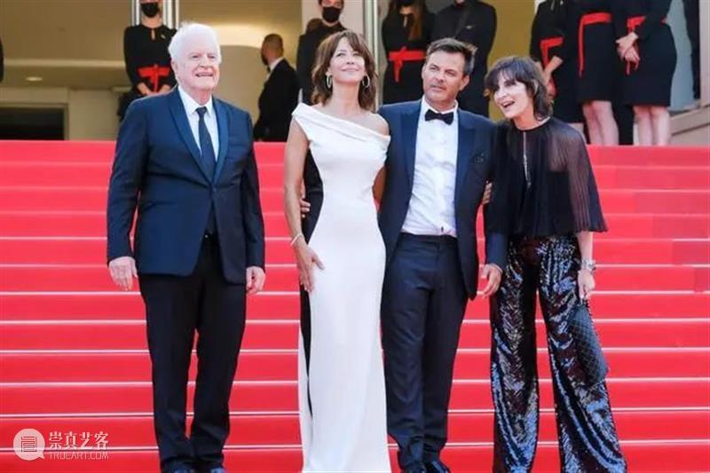 他才不是“法国影史上最俊美的导演”那么简单 法国 影史 导演 戛纳电影节 好人 欧容 法兰西玫瑰 苏菲玛索 影片 一切顺利 崇真艺客