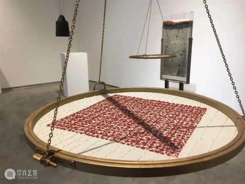 新展预告 | 朋满箔满——黄盒子开放展 盒子 新展 开放展 时间 Date 地点 上海喜玛拉雅美术馆 展厅 Location Hall 崇真艺客