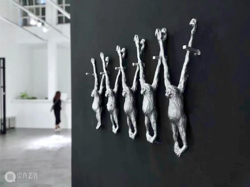 展览现场 | 朱昶全个展“向上一指” 朱昶 个展 现场 展期 地点 上海 莫干山路50号4号楼 ChangquanDuration Vanguard Gallery 崇真艺客