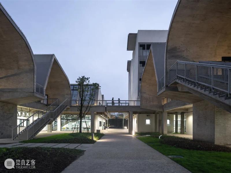 中国美术学院良渚校区 / 非常建筑 建筑 中国 美术学院 良渚校区 中国美术学院 体系 国美 新校区 所在地 良渚 崇真艺客