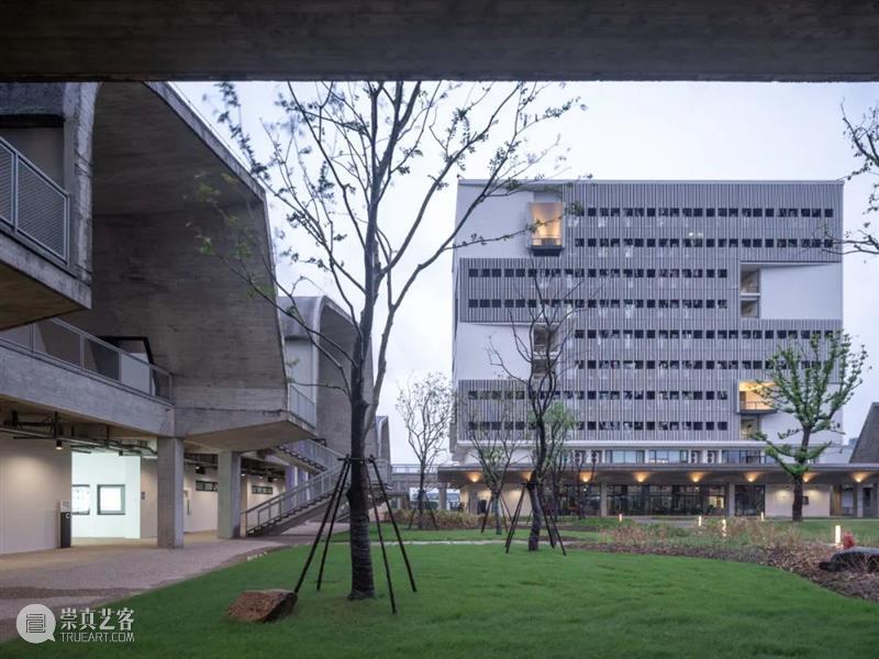 中国美术学院良渚校区 / 非常建筑 建筑 中国 美术学院 良渚校区 中国美术学院 体系 国美 新校区 所在地 良渚 崇真艺客