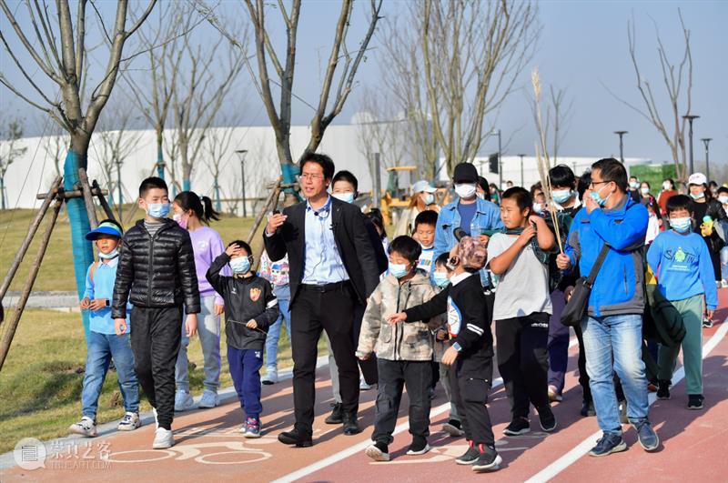 “漫步星空之境，揭秘海绵之谜”青少年研学活动在新片区举行 星空 海绵 青少年 研学 活动 新片 上海 城市空间 艺术季 临港 崇真艺客