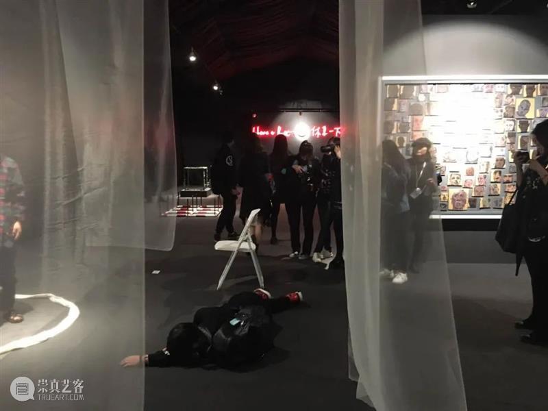 一个人在荒岛｜刘毅/休息一下 一个人 荒岛 刘毅 生命 形式 艺术 系列展 主题 线索 概念 崇真艺客