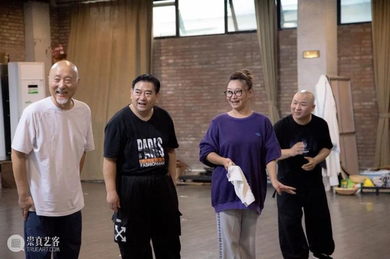 今晚 | 戏台三部曲之《惊梦》全国首演，陈佩斯陈大愚父子同演戏班人生 惊梦 陈佩斯 陈大愚 戏台 三部曲 父子 全国 人生 舞台剧 时间 崇真艺客