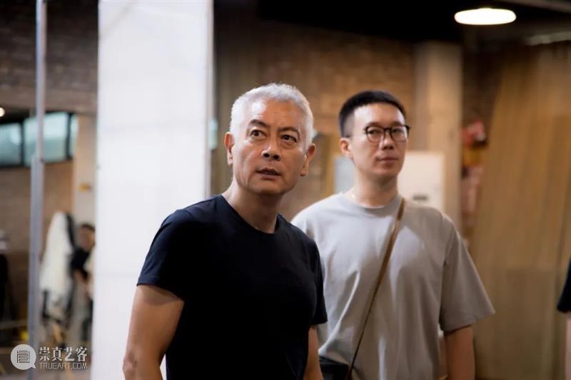 今晚 | 戏台三部曲之《惊梦》全国首演，陈佩斯陈大愚父子同演戏班人生 惊梦 陈佩斯 陈大愚 戏台 三部曲 父子 全国 人生 舞台剧 时间 崇真艺客