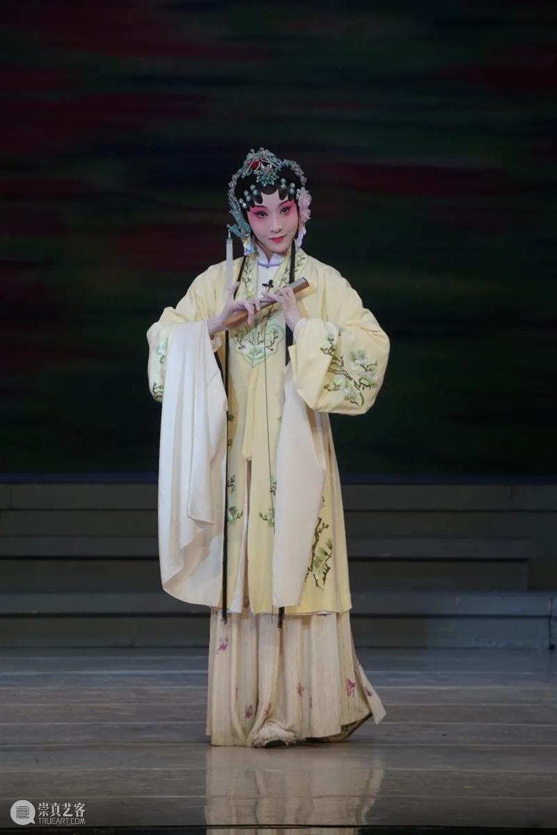 周五开演 | 青春版《牡丹亭》再临广州，昆曲新秀演绎汤翁经典 青春版 牡丹亭 昆曲 经典 新秀 广州 周五 汤翁 传世经典 青春演绎 崇真艺客