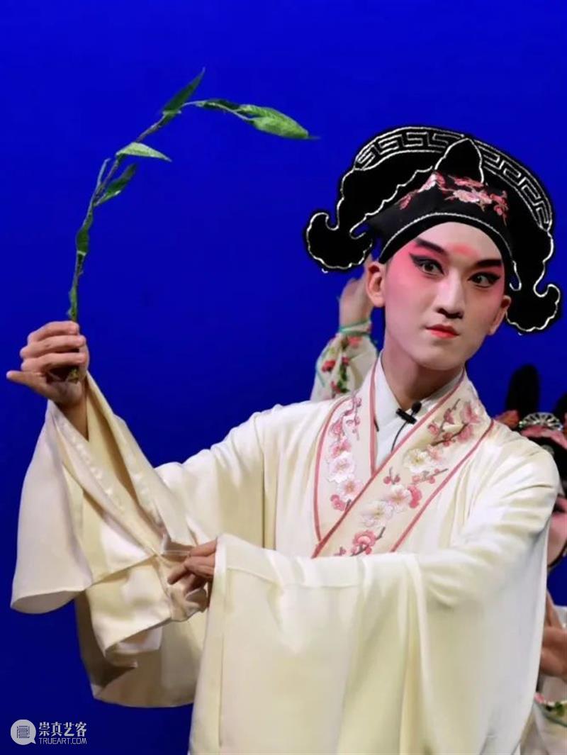 周五开演 | 青春版《牡丹亭》再临广州，昆曲新秀演绎汤翁经典 青春版 牡丹亭 昆曲 经典 新秀 广州 周五 汤翁 传世经典 青春演绎 崇真艺客