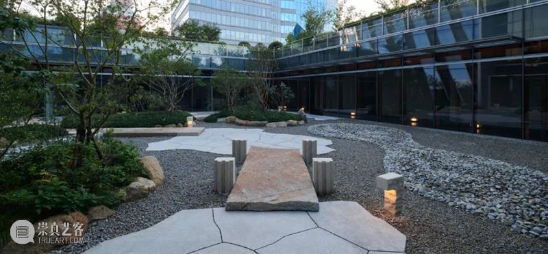 露天中庭景观，如露庭 / 七月合作社 露天 中庭 景观 合作社 陈颢 项目 上海 浦东区 陆家嘴 黄金 崇真艺客