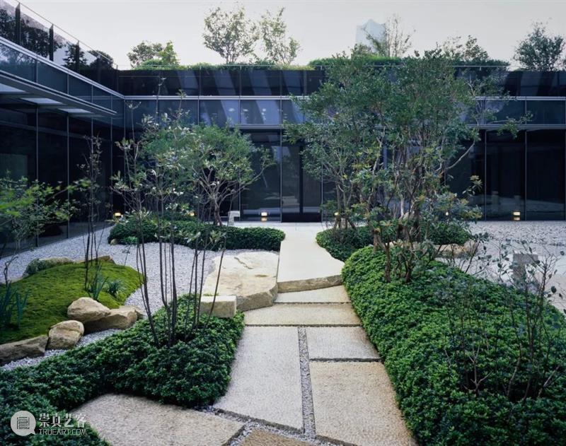 露天中庭景观，如露庭 / 七月合作社 露天 中庭 景观 合作社 陈颢 项目 上海 浦东区 陆家嘴 黄金 崇真艺客
