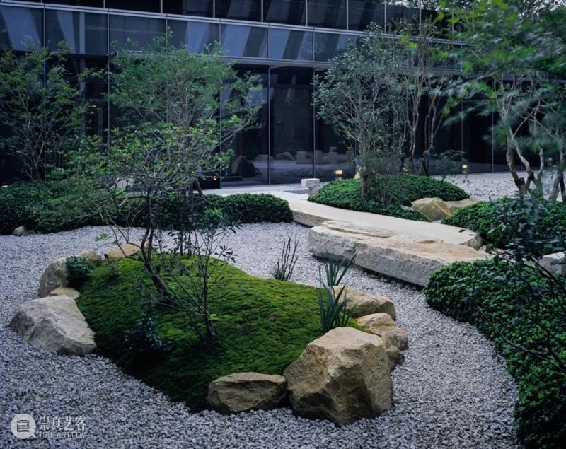 露天中庭景观，如露庭 / 七月合作社 露天 中庭 景观 合作社 陈颢 项目 上海 浦东区 陆家嘴 黄金 崇真艺客