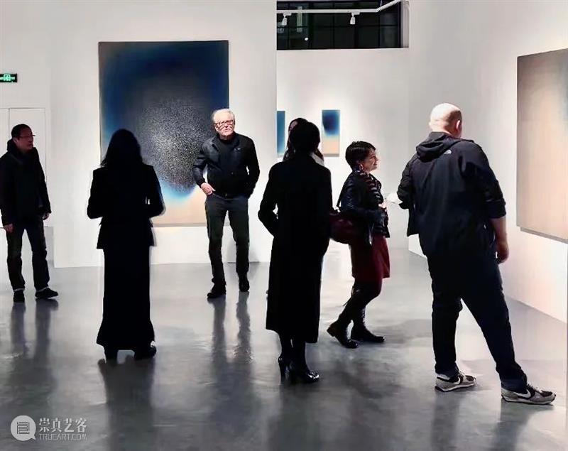 国家美术·关注│于幽蓝之中 窥见时间的痕迹 时间 痕迹 之中 美术 国家 名称 蓝空 地点 上海 ArtCNArtCN荣幸 崇真艺客