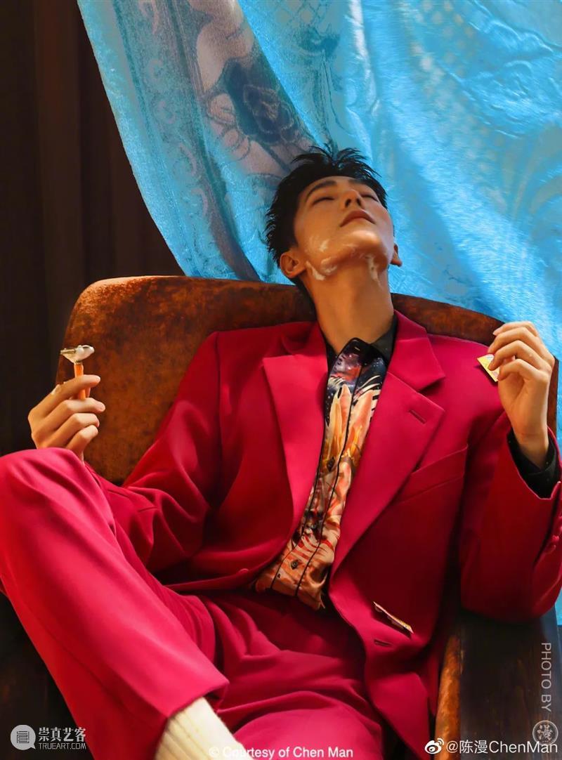 这个央美毕业，“中国最贵时尚摄影师”的作品被骂上热搜！网友：究竟什么是艺术？ 网友 艺术 摄影师 中国 央美 作品 国际 品牌 迪奥 起因 崇真艺客
