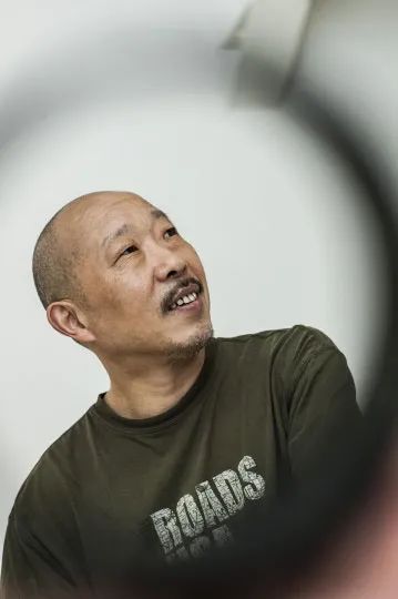 诚轩21秋拍·现当代艺术丨玩世现实主义的“重塑”  北京诚轩拍卖 艺术 现实主义 诚轩21秋 时间 地点 北京昆仑饭店 北京市朝阳区 新源南路2号 艺术家 艺术界 崇真艺客