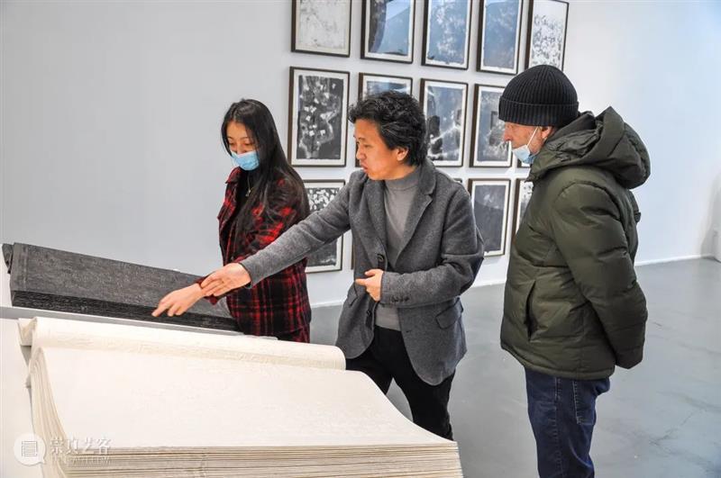 展览现场 | 贾善国作品展在798成当代艺术中心隆重开幕  “千层”指向传统与当代的厚度 千层 贾善国 当代 艺术 中心 现场 厚度 传统 作品展 工作与时日 崇真艺客