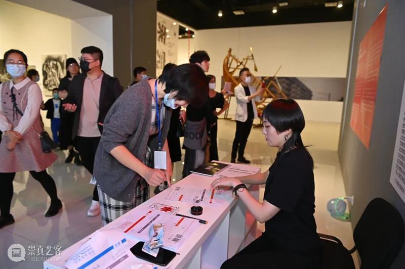 《行为艺术商店》专访 | ArTanto：让我们的作品真实地活着 行为艺术商店 ArTanto 作品 Group 江坤瑾 江坤颖 主办方 上海喜玛拉雅美术馆 行为 艺术 崇真艺客