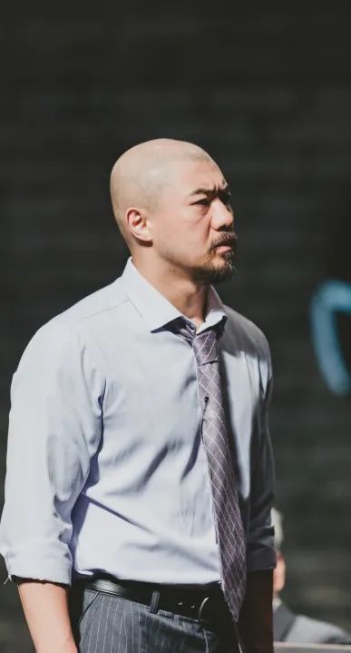《12個人》宣卡:先生们,请就位。 12個人 先生们 宣卡 上期 观众 艺术家 娄际成 老师 特点 个人 崇真艺客