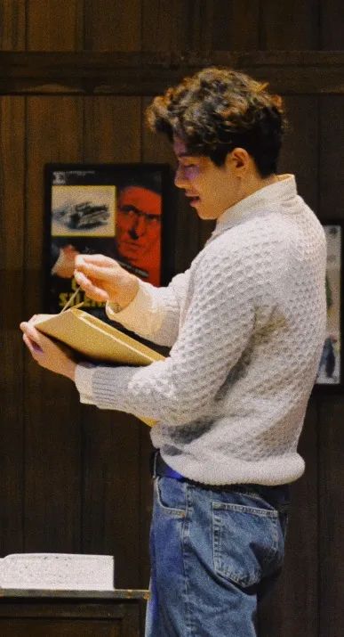 《12個人》宣卡:先生们,请就位。 12個人 先生们 宣卡 上期 观众 艺术家 娄际成 老师 特点 个人 崇真艺客