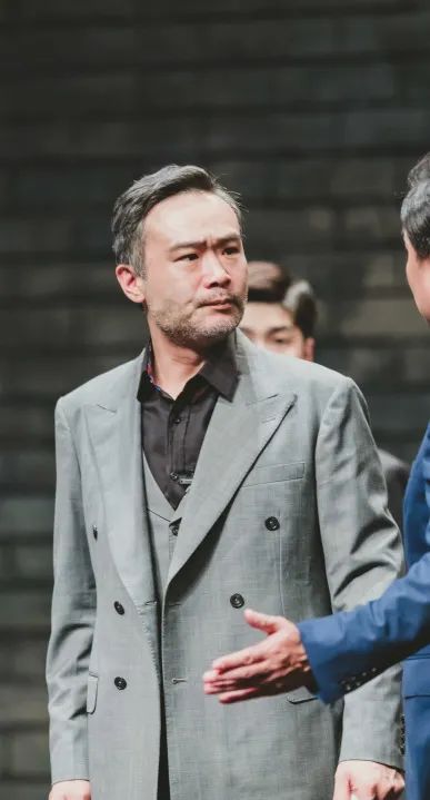 《12個人》宣卡:先生们,请就位。 12個人 先生们 宣卡 上期 观众 艺术家 娄际成 老师 特点 个人 崇真艺客