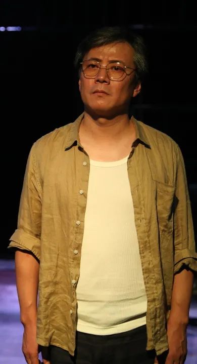 《12個人》宣卡:先生们,请就位。 12個人 先生们 宣卡 上期 观众 艺术家 娄际成 老师 特点 个人 崇真艺客