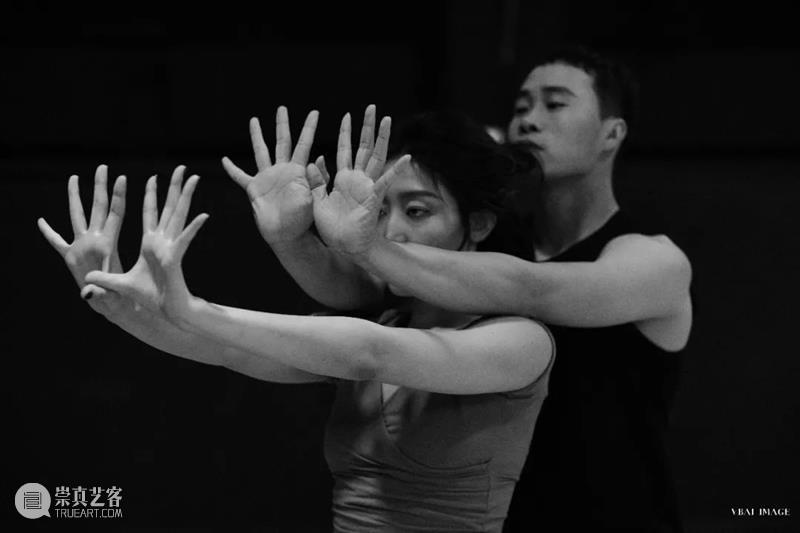 即将首演｜假如步入《镜花缘》深目国中，你敢遮住眼睛、面对看不到的真实吗？ 眼睛 镜花缘 深目国 现代舞 作品 上海国际舞蹈中心 剧场 其中 北京 当代 崇真艺客