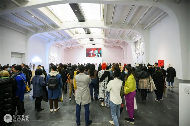 国家美术·关注│以这场最后的审判 对话卡特兰的天马行空 卡特兰 国家 美术 名称 莫瑞吉奥 时间 地点 北京 UCCA 尤伦斯当代艺术中心 崇真艺客