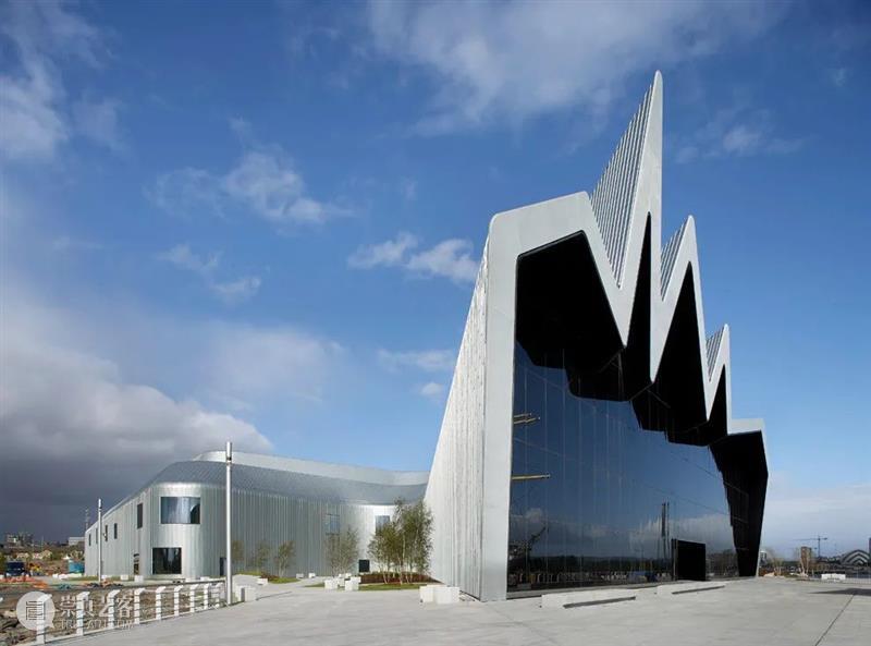 德国锌板·莱茵辛克，与自然景观场景契合｜ArchDaily 材料 锌板 德国 材料 莱茵 辛克 自然景观 场景 建筑 表皮 人们 崇真艺客