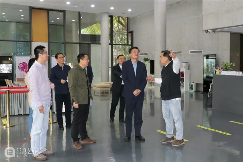 区政协柳光敏主席到罗湖美术馆参观调研,走访文艺界政协委员 主席 柳光敏 罗湖 美术馆 区政协 文艺界 委员 政协 罗湖区政协 党组 崇真艺客