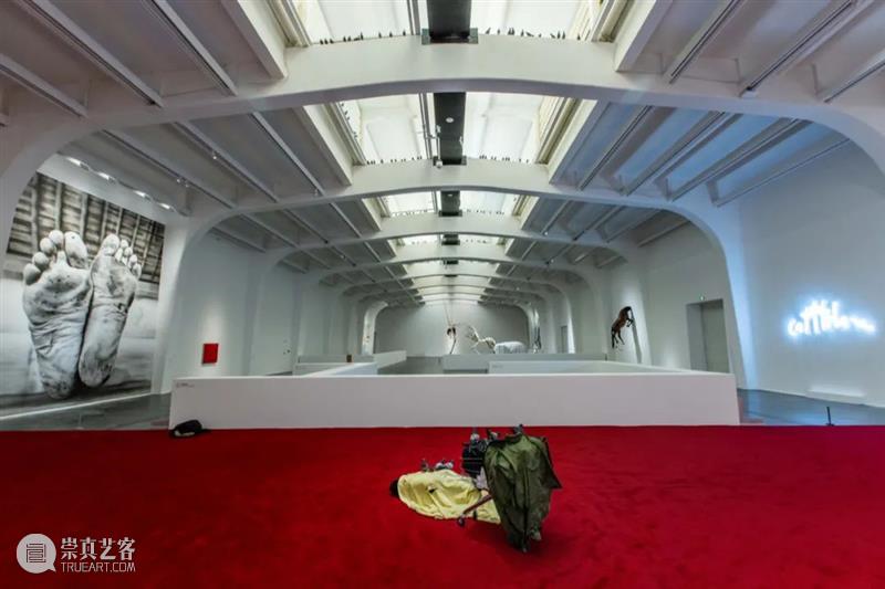 美术馆现场｜莫瑞吉奥 · 卡特兰在UCCA的个展“最后的审判” UCCA 莫瑞吉奥 卡特兰 个展 现场 美术馆 以下 内容 尤伦斯当代艺术中心 作者 崇真艺客