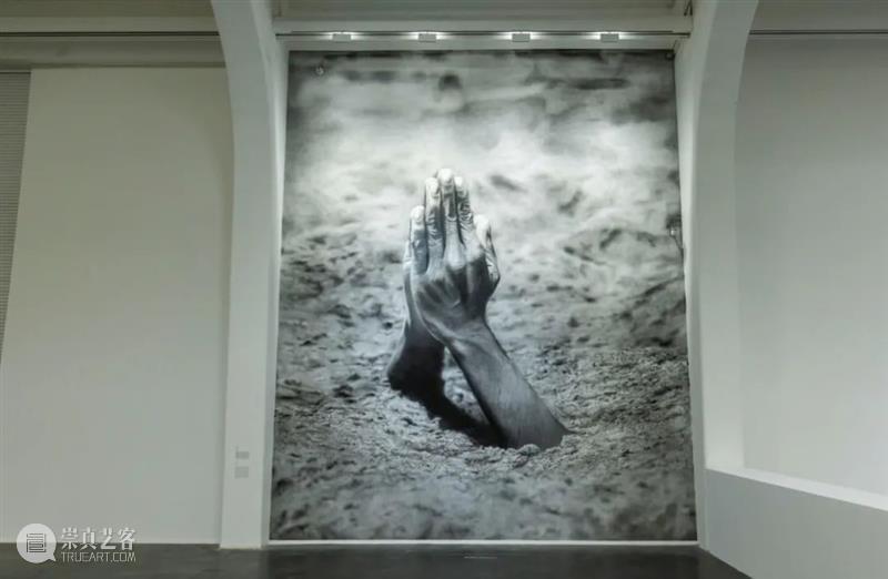 美术馆现场｜莫瑞吉奥 · 卡特兰在UCCA的个展“最后的审判” UCCA 莫瑞吉奥 卡特兰 个展 现场 美术馆 以下 内容 尤伦斯当代艺术中心 作者 崇真艺客