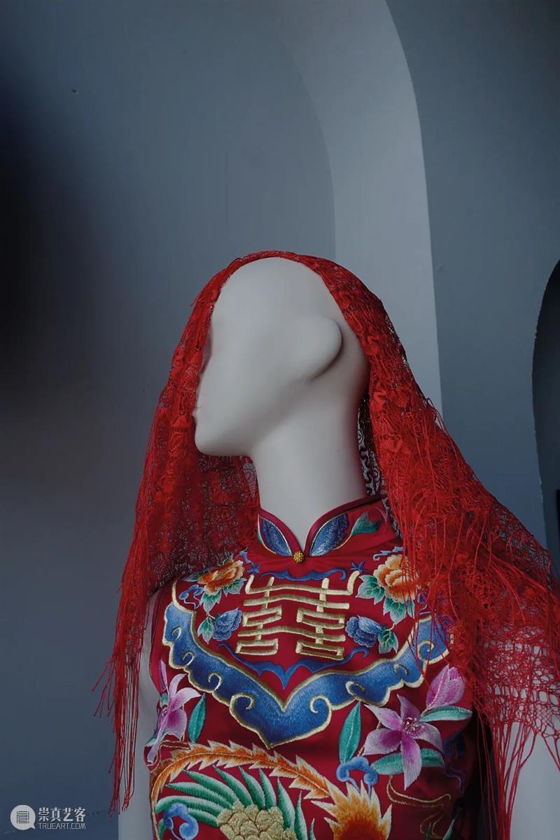 观看当代艺术中心｜实相慕 · 北地艺术展 北地 当代 艺术 中心 艺术展 编辑 推荐语 物象 尘世 皮囊 崇真艺客