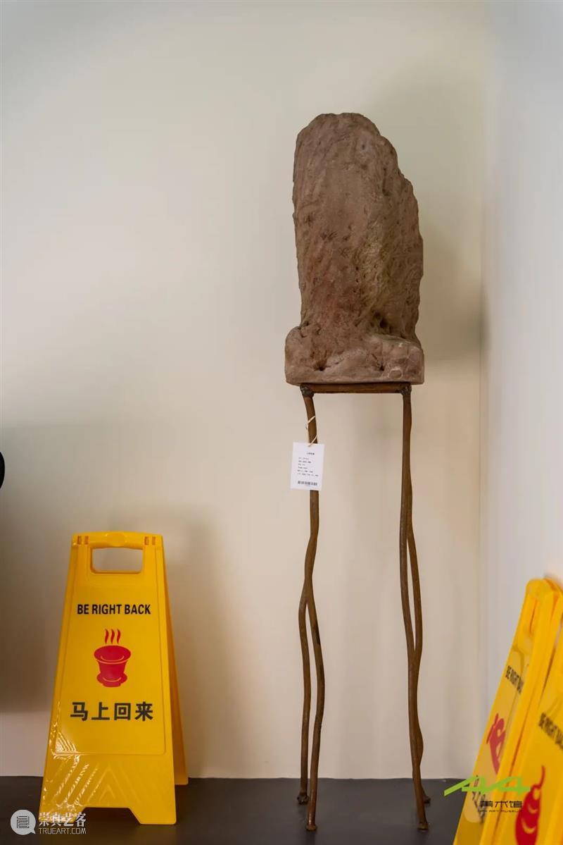 最近过得咋样？ | 策展人李杰谈何利平新展  麓湖·A4美术馆 何利平 策展人 李杰 街坊 之间 异乡人 故人 社交 平台 陌生人 崇真艺客