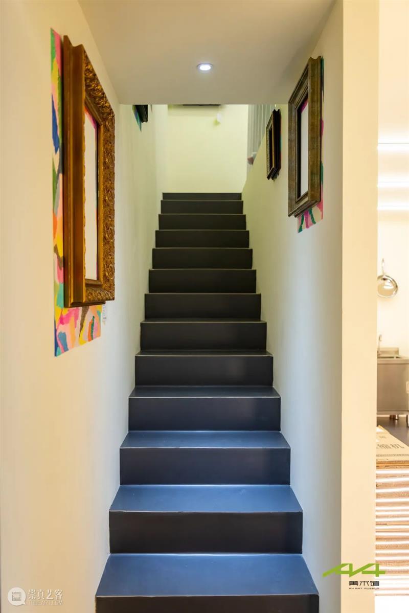 最近过得咋样？ | 策展人李杰谈何利平新展  麓湖·A4美术馆 何利平 策展人 李杰 街坊 之间 异乡人 故人 社交 平台 陌生人 崇真艺客