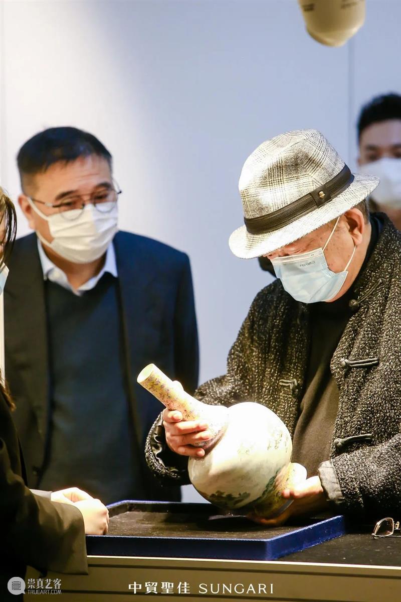 流光溢彩 满目琳琅 — 瓷艺丹青-近现代文人瓷专场 粉彩珐琅彩精品集萃 | 中贸圣佳2021秋拍 丹青 近现代 文人瓷 专场 瓷艺 精品 满目琳琅 粉彩珐琅彩 AUCTION瓷艺 飞花 崇真艺客