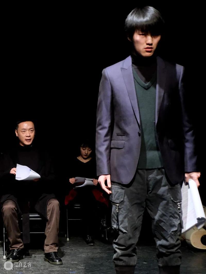 话剧《国王的朋友》| “赵氏孤儿”的当代觉醒 国王的朋友 赵氏孤儿 话剧 青戏 作品 雪天 日前 大麦 剧场 该剧 崇真艺客