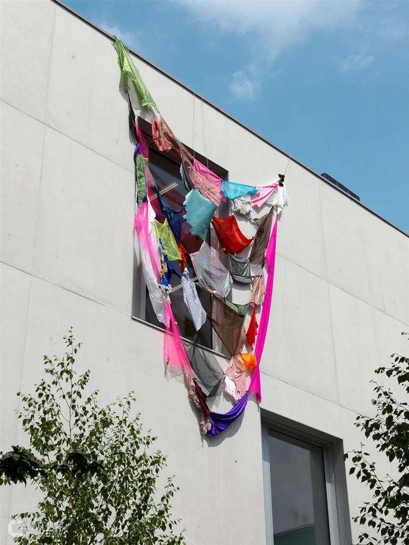 同行/于身体其上，于身体其外  | Ser Serpas 视频资讯 徐震XuZhen Serpas 身体 同行 美国加利福尼亚州 洛杉矶 日内瓦 生活 工作 雕塑 素描 崇真艺客