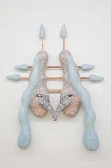 【IFA-艺术赏析】Zsófia Keresztes | 用玻璃瓷砖来展现情绪风格 Zsófia 艺术 瓷砖 IFA 玻璃 情绪 风格 网上 泪珠 牺牲品 崇真艺客