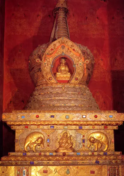 布达拉宫究竟藏了多少吨金子以及珠宝？太震撼了！ 布达拉宫 珠宝 金子 上方 青铜器 账号 人与人 缘份 缘分 韵味 崇真艺客